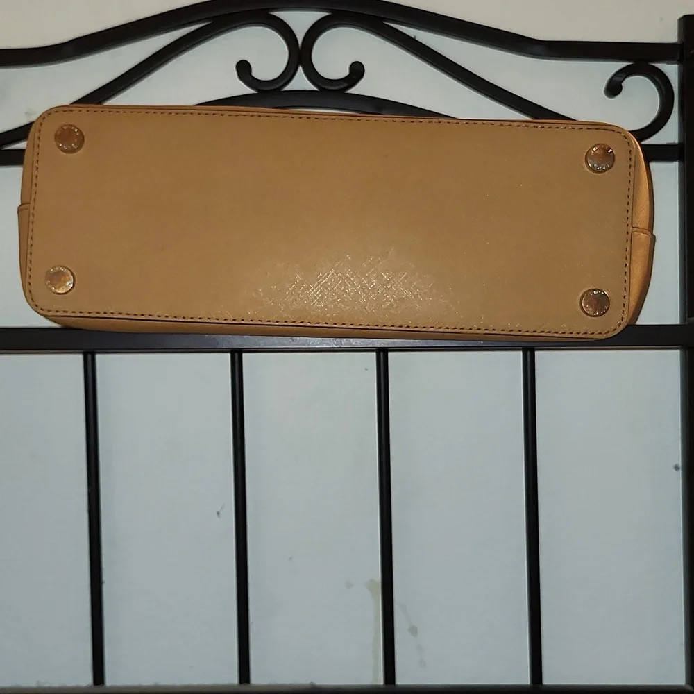 MICHAEL KORS PURSE - Picture 3 of 5